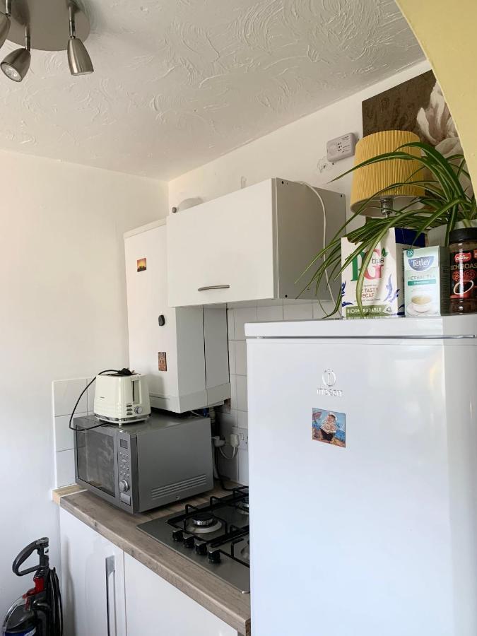 Apartments Near The Sea With Free Parking Сътън он Сий Екстериор снимка